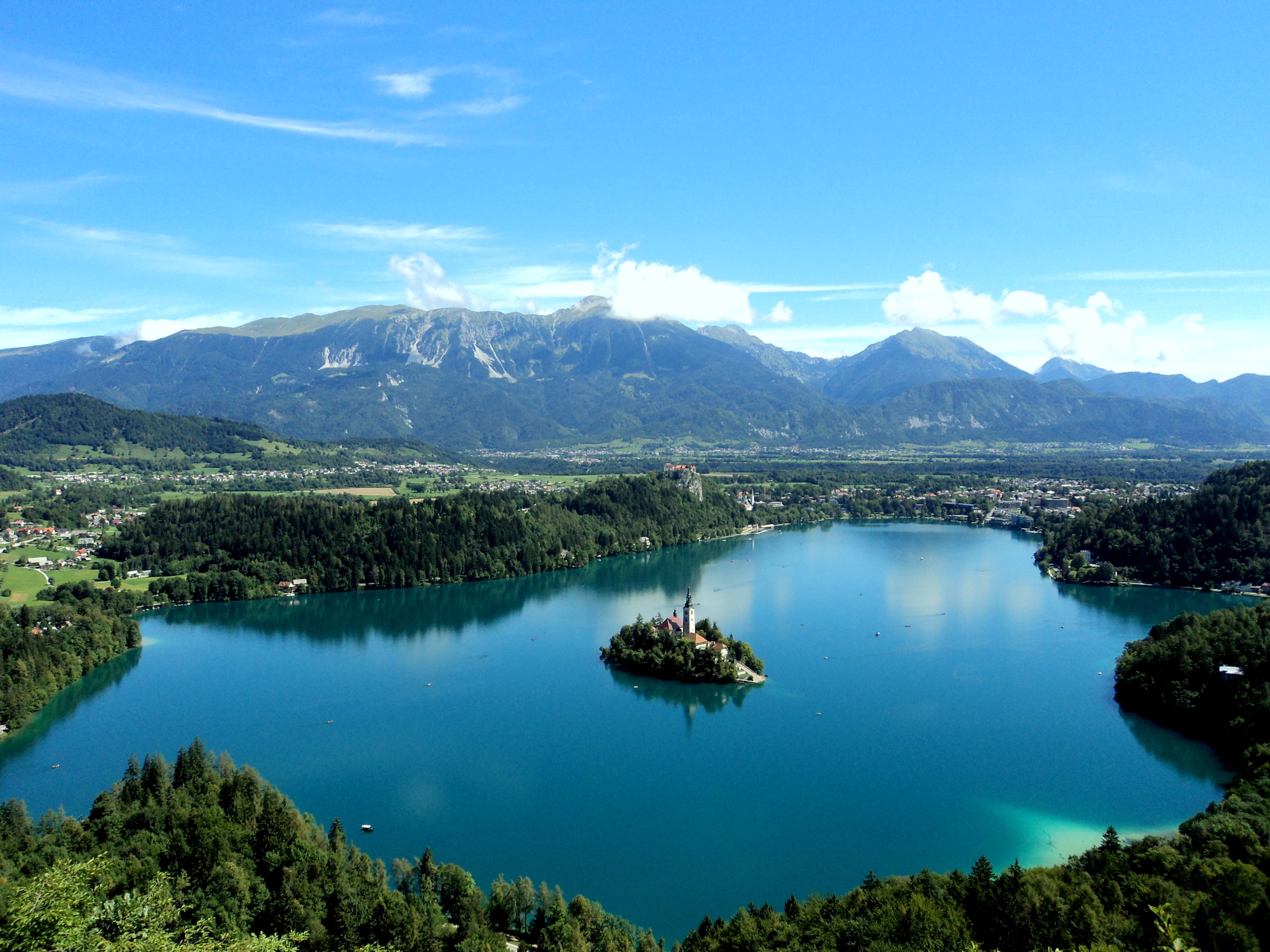 Lake_Bled_from_the_Mountain